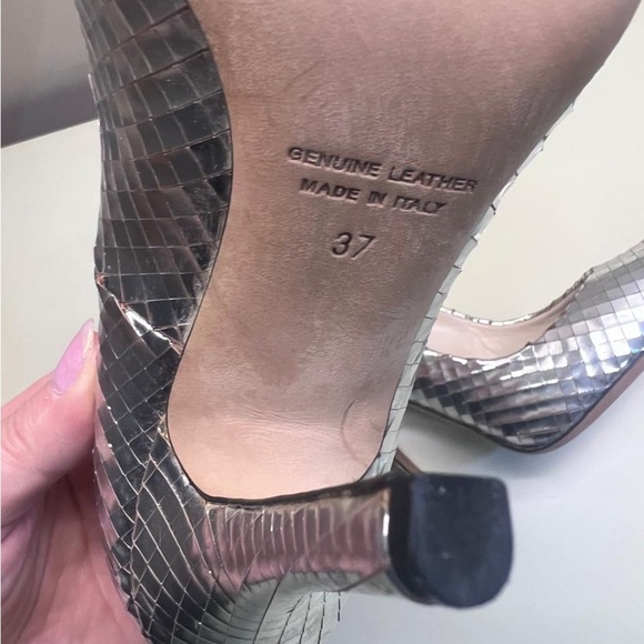 Made in Italy EMMA VIANI Silver Stiletto Heels with Chevron Pattern - Picture 6 of 7